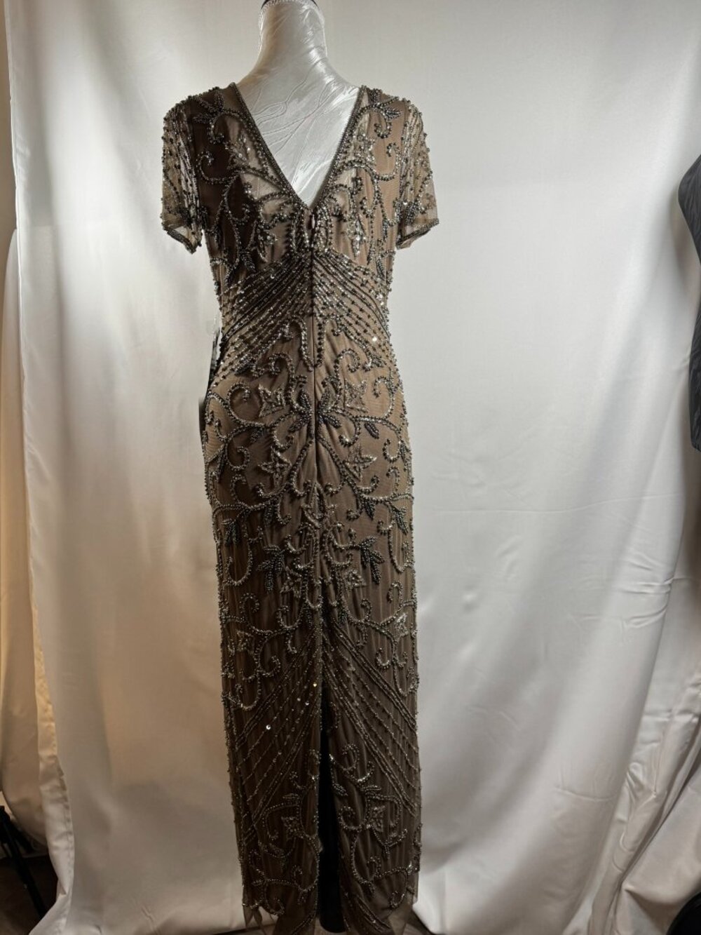 New Pisarro Nights Beaded Mesh Sequin Column Gown Spring Wedding Dress Sz 6